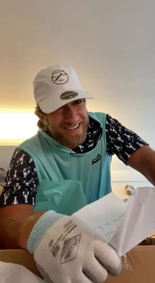 Barstool Sports on Twitter "This unboxing took a turn for the worse 