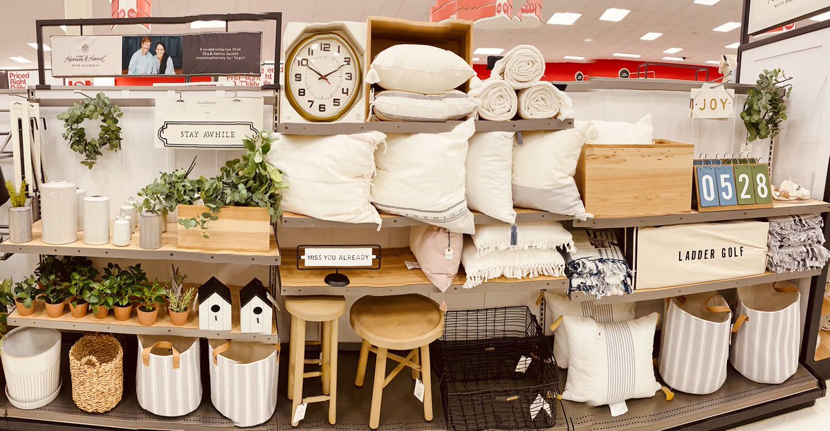 Bringing joy to me and my guests with Hearth and Hand resets. Favorite part of my job. #workwhereyoulove  #2357 <a href="/AshMo2357/">Ashley</a> @JPDixon77 <a href="/William59652023/">William</a> <a href="/KevinKaminski10/">Kevin Kaminski</a>