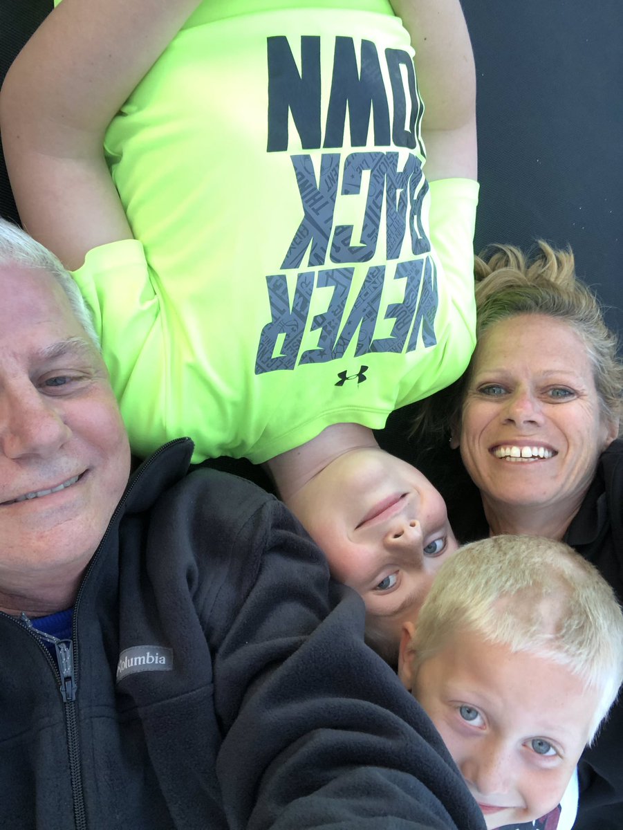 Lisa Smith tweet media