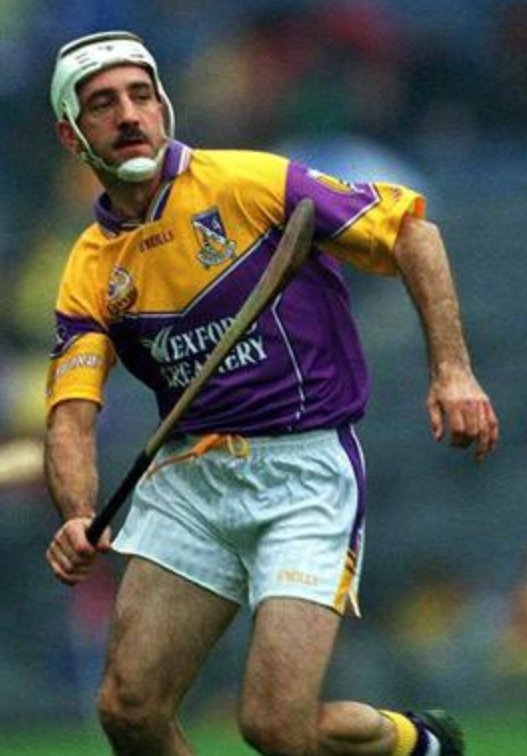 garyforde's tweet photo. @ShaneSaint Long gone even before mandatory faceguards - the mighty chin guard https://t.co/lQYLH7AhAC
