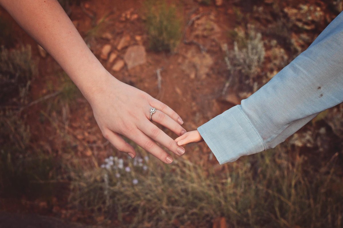 brezee_7's tweet photo. Can’t wait to hold your hand forever https://t.co/uQ3ERkAlVQ