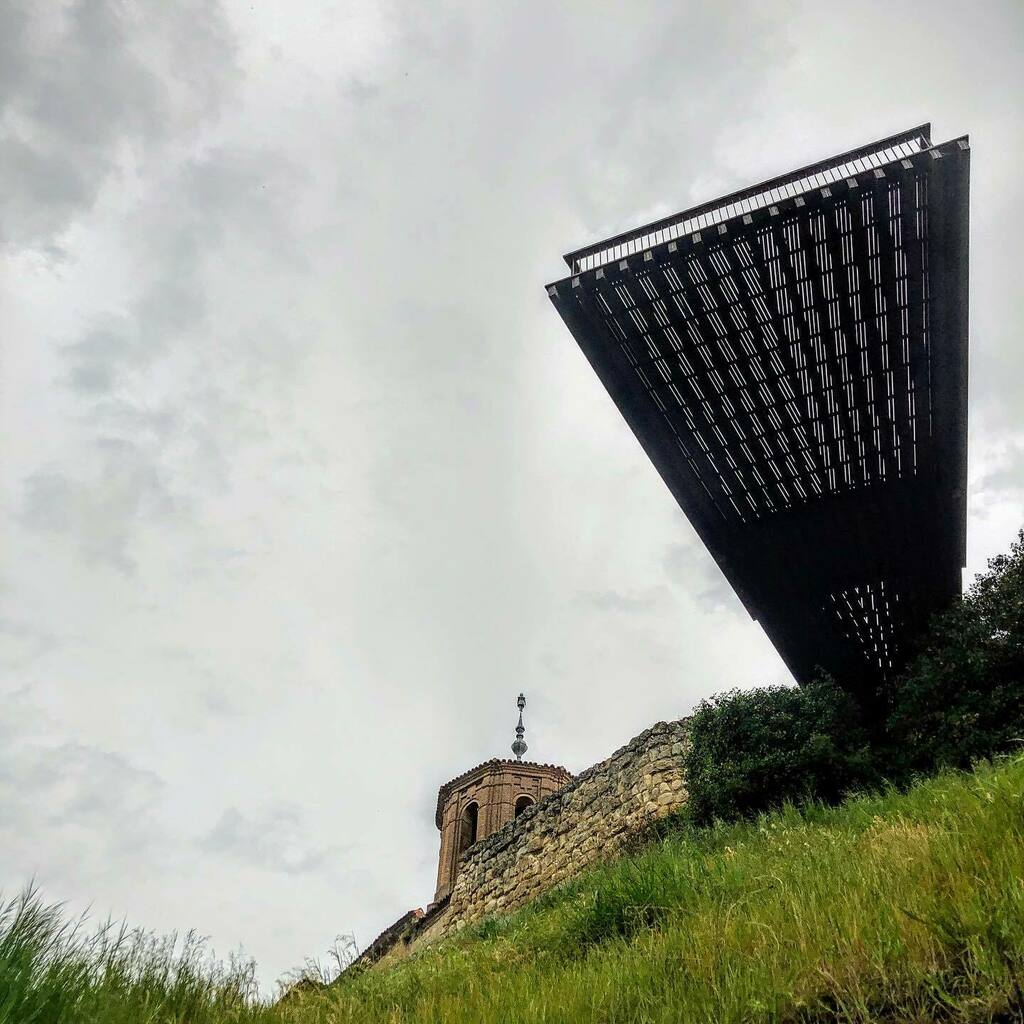 churtichaga's tweet photo. Visitando a un viejo amigo || Visiting an old friend #Almazan #SORIA #structuralengineering #structuraldesign #structuralwood #wood #architecture #arquitectura #engineering #deserved #ingenieria https://t.co/V16zn0fZ52