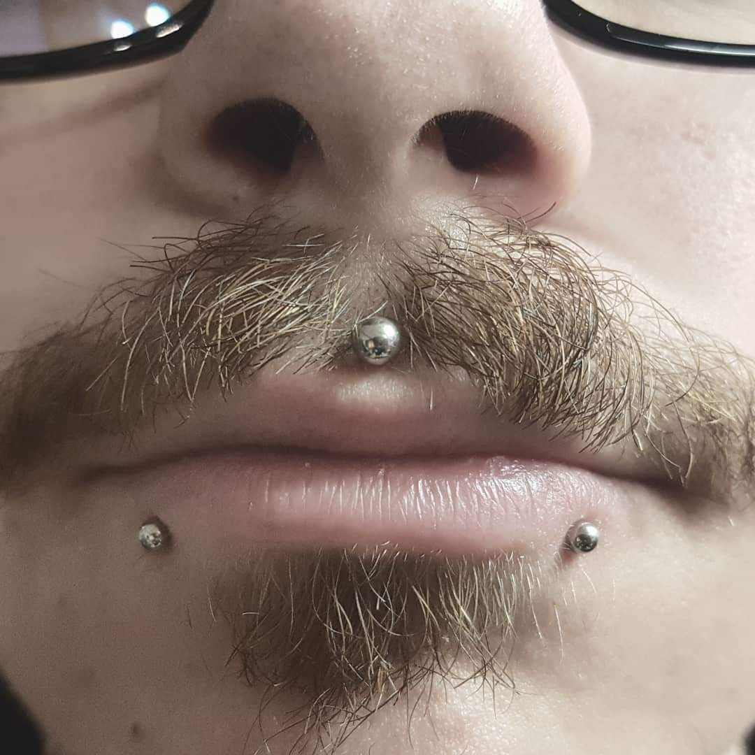 PiercingByBlue's tweet photo. Fresh medusa piercing and snakebite symmetry done at @studiotentation
#lippiercingswag #lippiercing #medusapiercing #philtrumpiercing #snakebites #bodymods #bodymodification #lowerlippiercing #triangleeverywhere #piercingideas #piercingideasanyone #piercing #freshpiercing https://t.co/GLEUaVV8gX