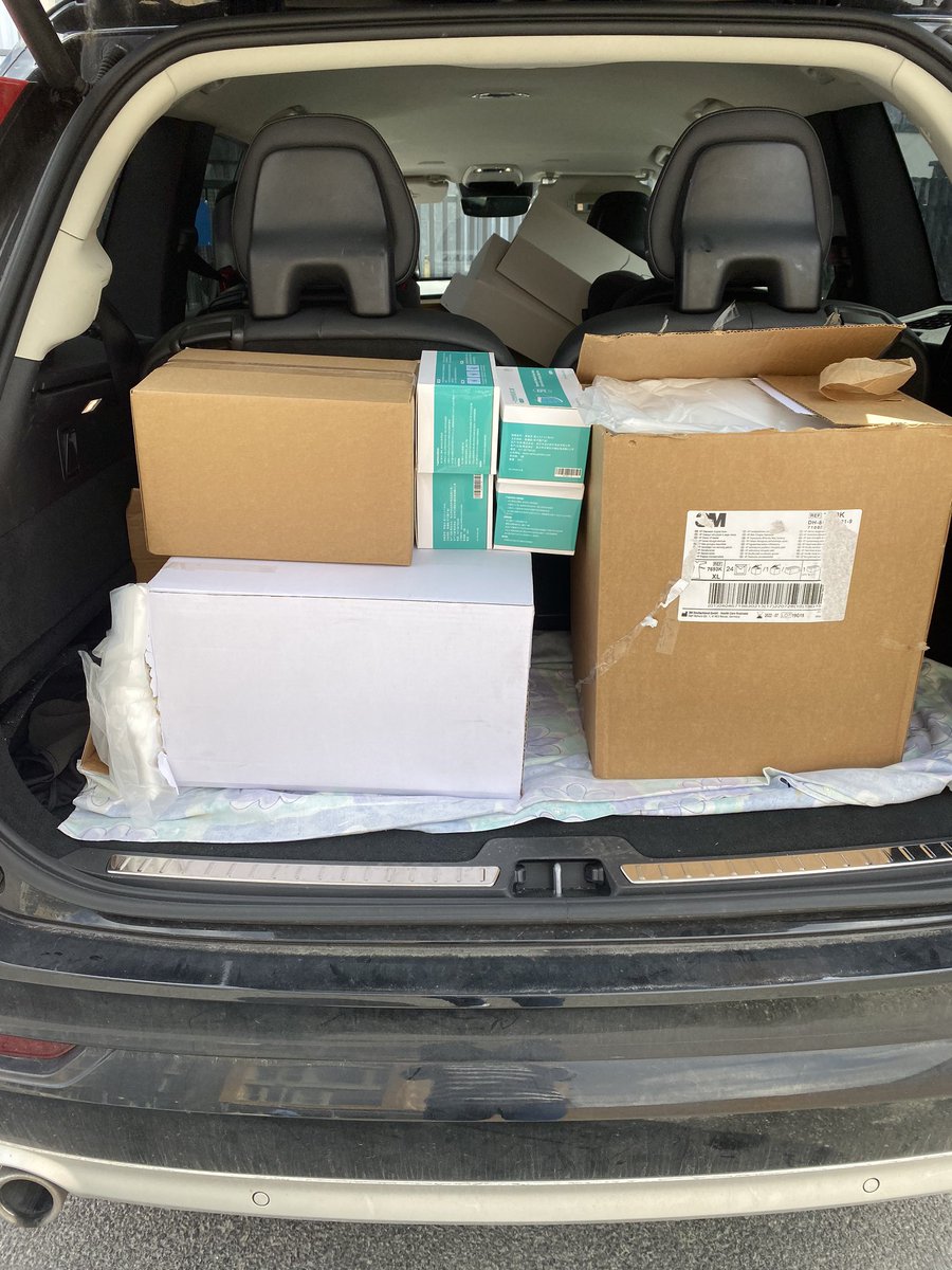 snicsearraigh's tweet photo. Further supplies of essential #PPE such as aprons, gloves & masks sent from Dublin to #Donegal this evening by @ddbn_ie businesses to assist community home help across the county. #ddbn #homehelp #coronavirus #helpfightcorona #community https://t.co/EYGsGOcTW8