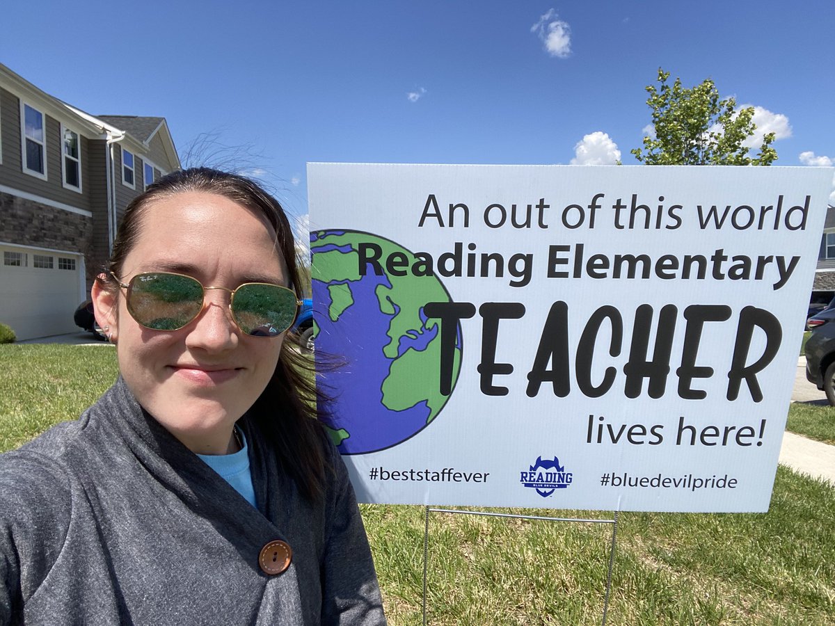 MrsWellingsRoom's tweet photo. Not sure when my HOA will get wind of this sign, but until then I’m proud to be an educator! #TeacherAppreciationWeek #bluedevilpride #readingelem https://t.co/fuATdX9Iie