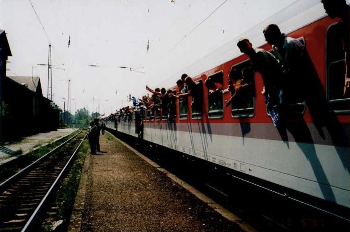 Grüße aus dem Sonderzug 2 nach #rotterdam zum Europapokalendspiel #fcmilan <a href="/1_FCM/">Magdeburg Depre II</a> <a href="/block_u/">Block U</a>
