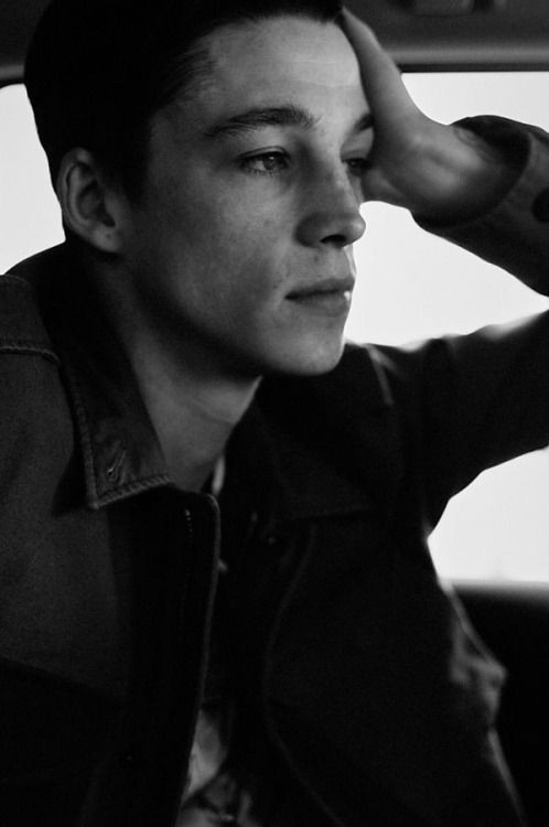 HazackRP's tweet photo. 《 Si Dieu dit que l'suicide est un péché alors,
Qu'il dise comment je pars, sans lui faire de tort.》 https://t.co/KhlbvJnVeh