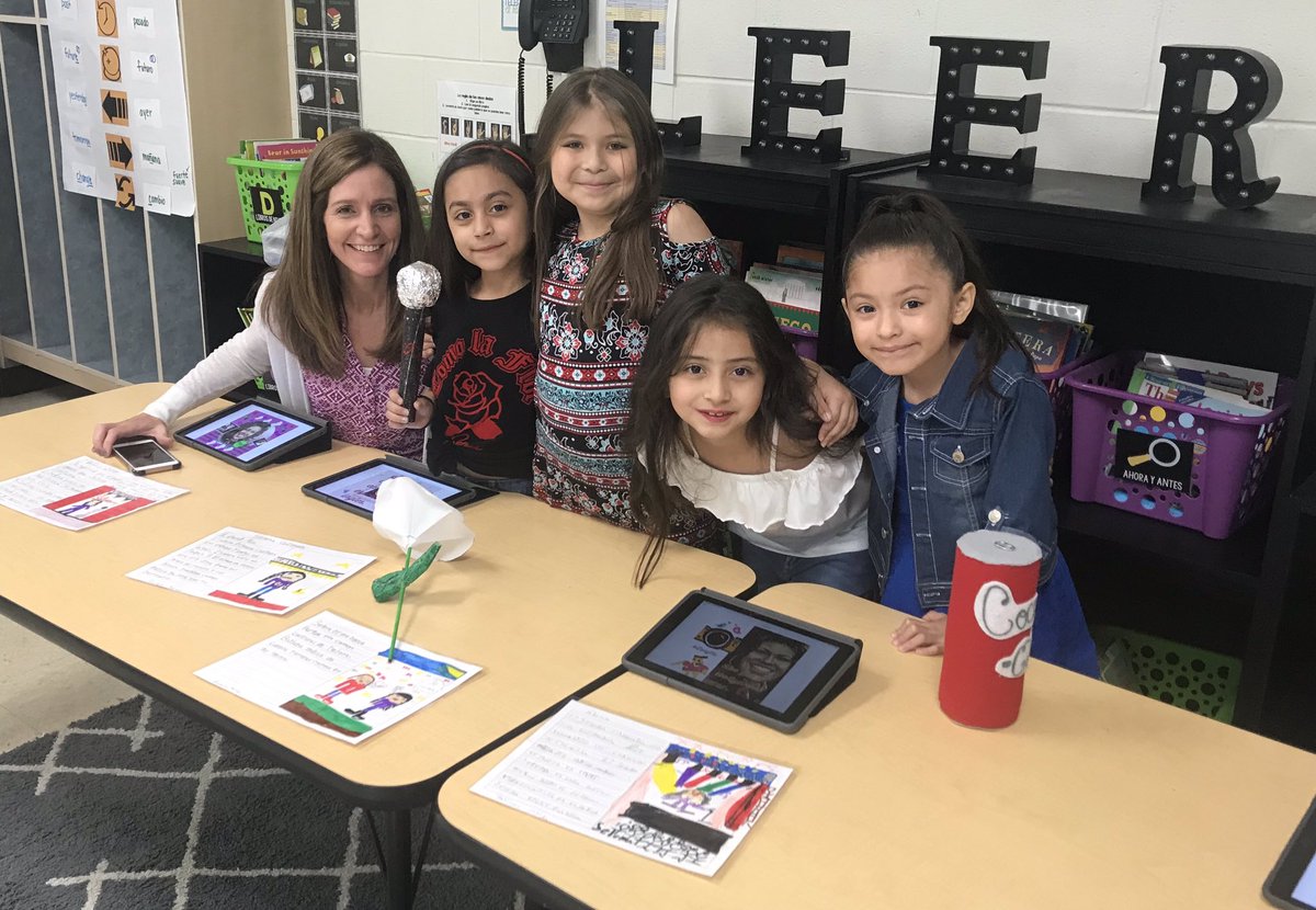 msvidal4's tweet photo. Q1: Around this time last year, students presented “Shaking Things Up” projects, recognizing strong, influential Latinas. @Mr_Bruder_Music played a key role leading the class with a bilingual version of “We Shall Overcome.” #D100Chat #KomenskyMatters #bsdInspires #ProudTeacher https://t.co/7ItGsL7XVe