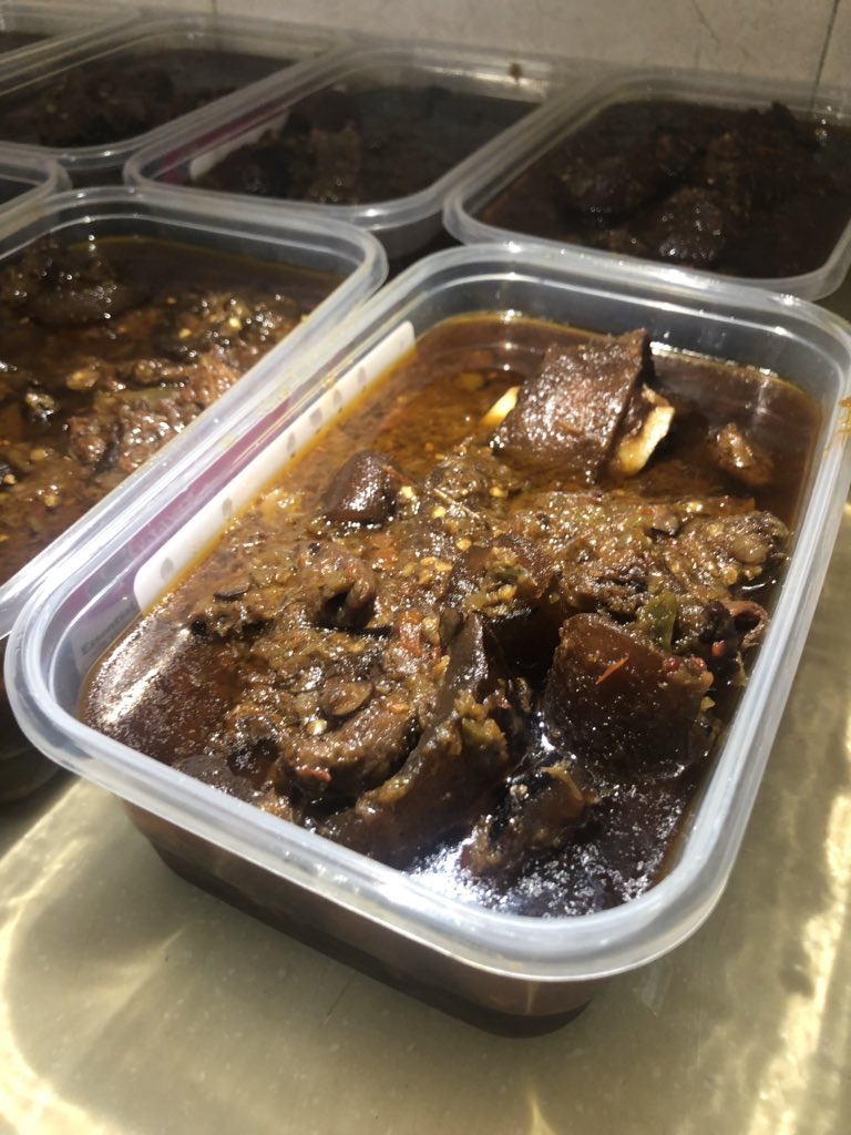 OfadaXpress's tweet photo. Tag someone who you know loves ofada ๐
Place your orders for tomorrow now !
Order our rich tastee ofada/ ayamashe sauce and ofada rice. Order for friends and family, surprised loved ones.
#extendlockdown #StaySafeWithZenith #ayamashe #ofadasauce #COVID19 https://t.co/EvnBjtuPpV