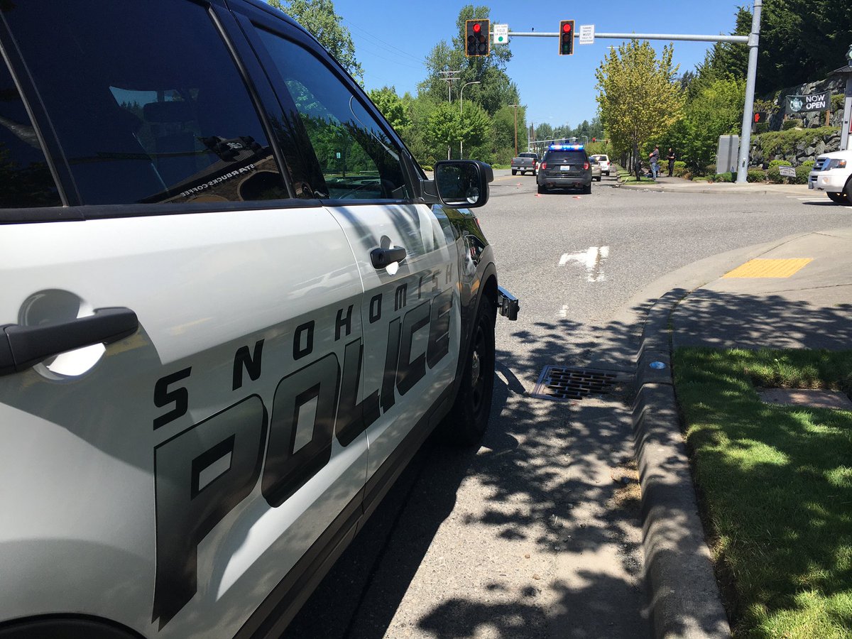 SnohomishPD's tweet photo. Snohomish PD units are on scene a collision in the 2800 block of Bickford Ave. The roadway is down to one lane so expect delays. https://t.co/0Dd9NRnwCj