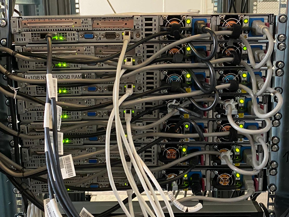 Deinserverhost tweet media