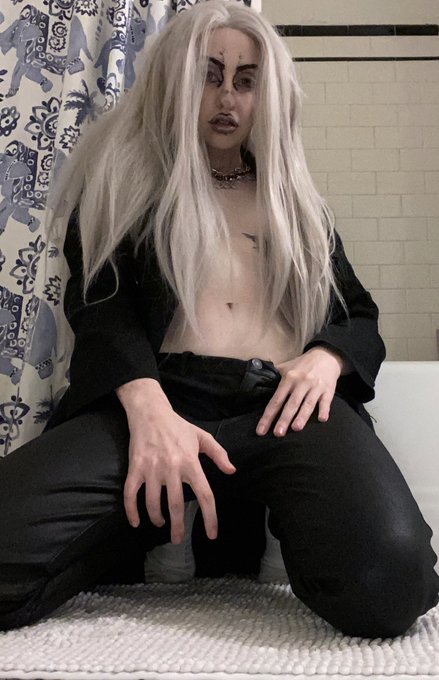 Did anyone order some slutty Abbacchio? No? Ok 👌 https://t.co/peMiVbDl18