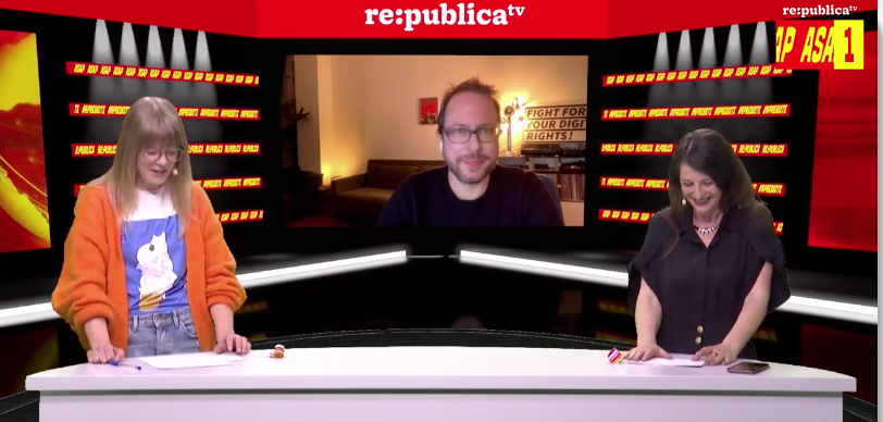 jospang's tweet photo. Das war's auch schon!
Diesmal eine etwas andere Art Finale. 😃
Dank an @suffar, @geralbine, @spreeblick (in slomo), @elektrotanja, @djane0815, @ALliottSchmidt und ALLE, die diese #rpREMOTE-#MCBremote möglich gemacht haben. Bis 2021. Dann wieder - hoffentlich - physisch &amp; f2f https://t.co/Drihc37wLU