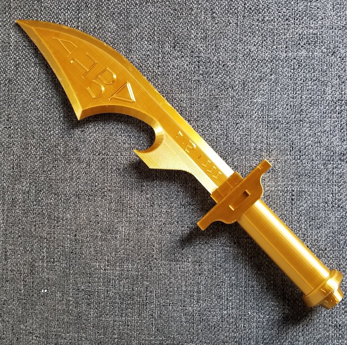 JCCustomDesign3's tweet photo. I've had a great launch with my Etsy store with my first item, the Final Fantasy 11 Relic Dagger Mandau.  I plan to keep custom designing more and more props from video games! https://t.co/ubgyvujn3a
