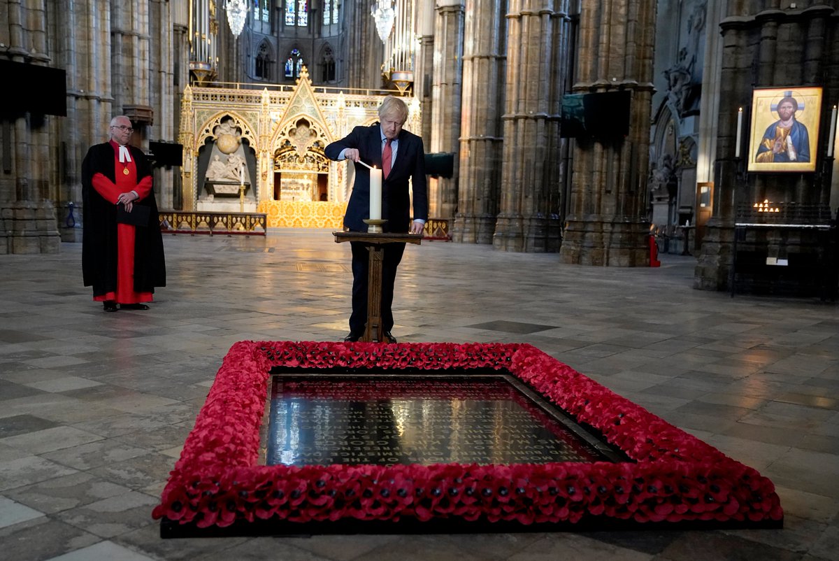 Tonight I lit a candle by the grave of the Unknown Warrior in Westminster Abbey in remembrance of those who gave their lives for the cause of freedom in the Second World War, which ended in Europe 75 years ago tomorrow.

#LestWeForget #VEDay75