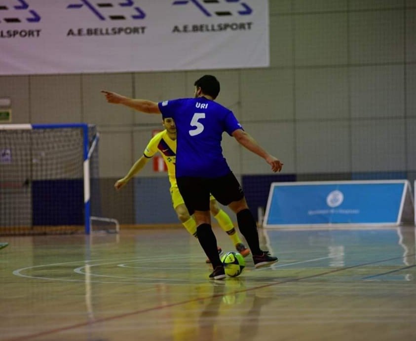 aebellsport's tweet photo. #aebfm #aeb0705 | 📢 RENOVACIONS: @OriolSebe també jugarà una temporada més a les ordres de "Chacho". Qualitat, dinamisme, visió de joc i experiència al servei de l'equip. Gràcies Uri!! 👏👏

SOM-HI BELLSPORT 💙🖤💙🖤 https://t.co/sfjsJupzH2