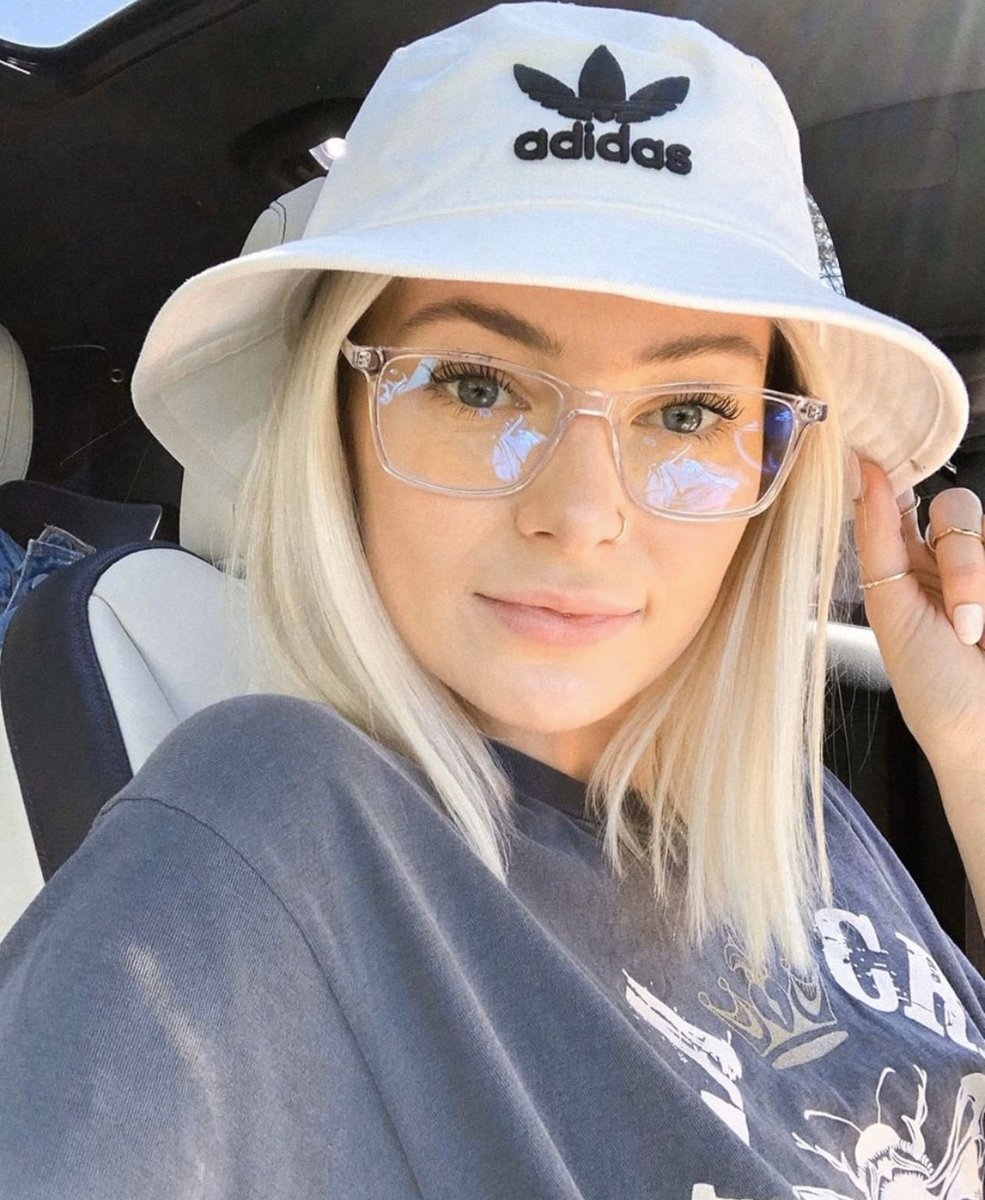 Klassy Network tweet media