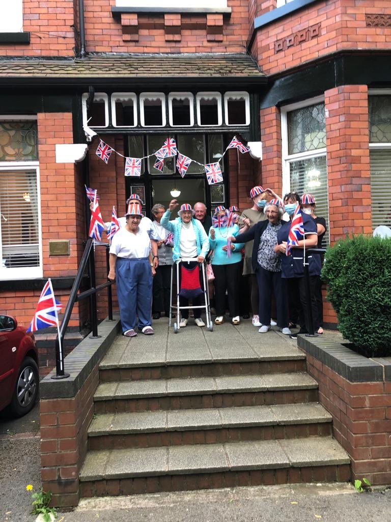 HouseAshbourne's tweet photo. Clap for carers VE special 🇬🇧 
#ClapForCarers #ClapForOurCarers #carehome #StayHomeSaveLives #VEDayAtHome https://t.co/LU1amJmP6p