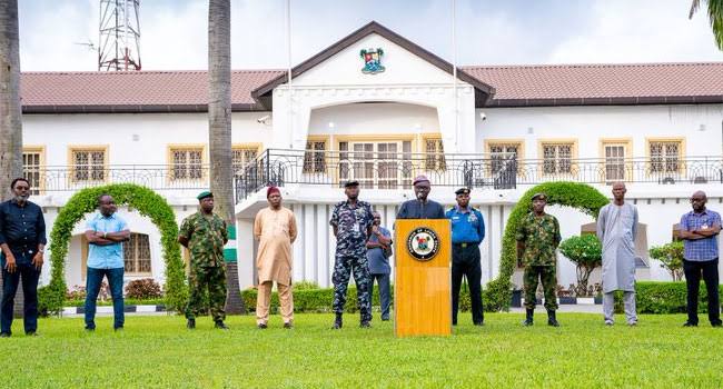 GbeborunEKO's tweet photo. Breaking News.
10 people attached to Lagos State Government Marina House tested positive to Corvid-19 https://t.co/Wl7fJAhN1e