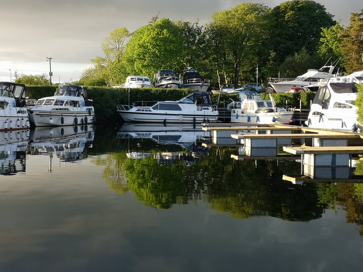 heartlandstours's tweet photo. Waiting for the green light,to set sail. Portaneena Marina check out holidaying at @HeartlandsIRL .
#IrelandsHiddenHeartlands #DiscoverIreland #FailteIreland #SeansBar #WineportLodge #NationalTourGuide
#DiscoverIreland #RiverShannon #VisitIreland #Athlone #Ireland https://t.co/cyDJbqeLIt