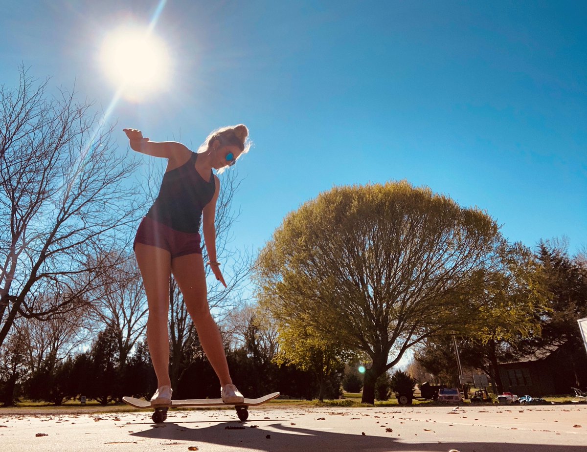 BCCHS_Eagles's tweet photo. Six Word Stories continue from Photojournalism students.
“New hobbies and computers take over.” Lily Park
“Less stress. More time for me.” Ella Wilson
#FlyerThursday #6WordStoryKS #EaglesICT https://t.co/ocwwFlXWs8