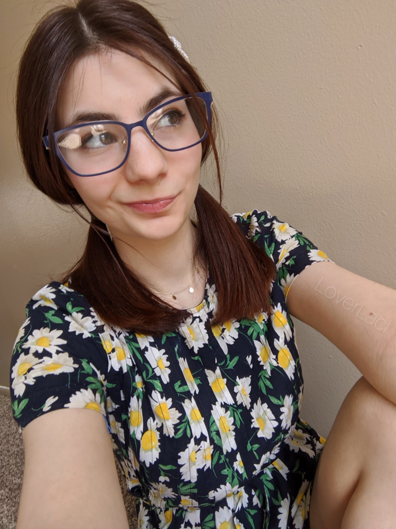 TW Pornstars - 2 pic. Laci Witton. Twitter. Small girl big... glasses 😜