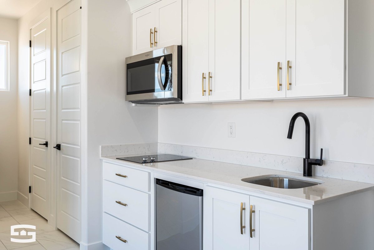 Casita Kitchenettes are a fantastic way to maximize space for your guest quarters or potential rental property.
-
-
-
#sullivanhomes #newhome #utahhomes #casita #homesweethome #minimalistkitchen #homebuilder #buildersofinsta #stgeorgehome