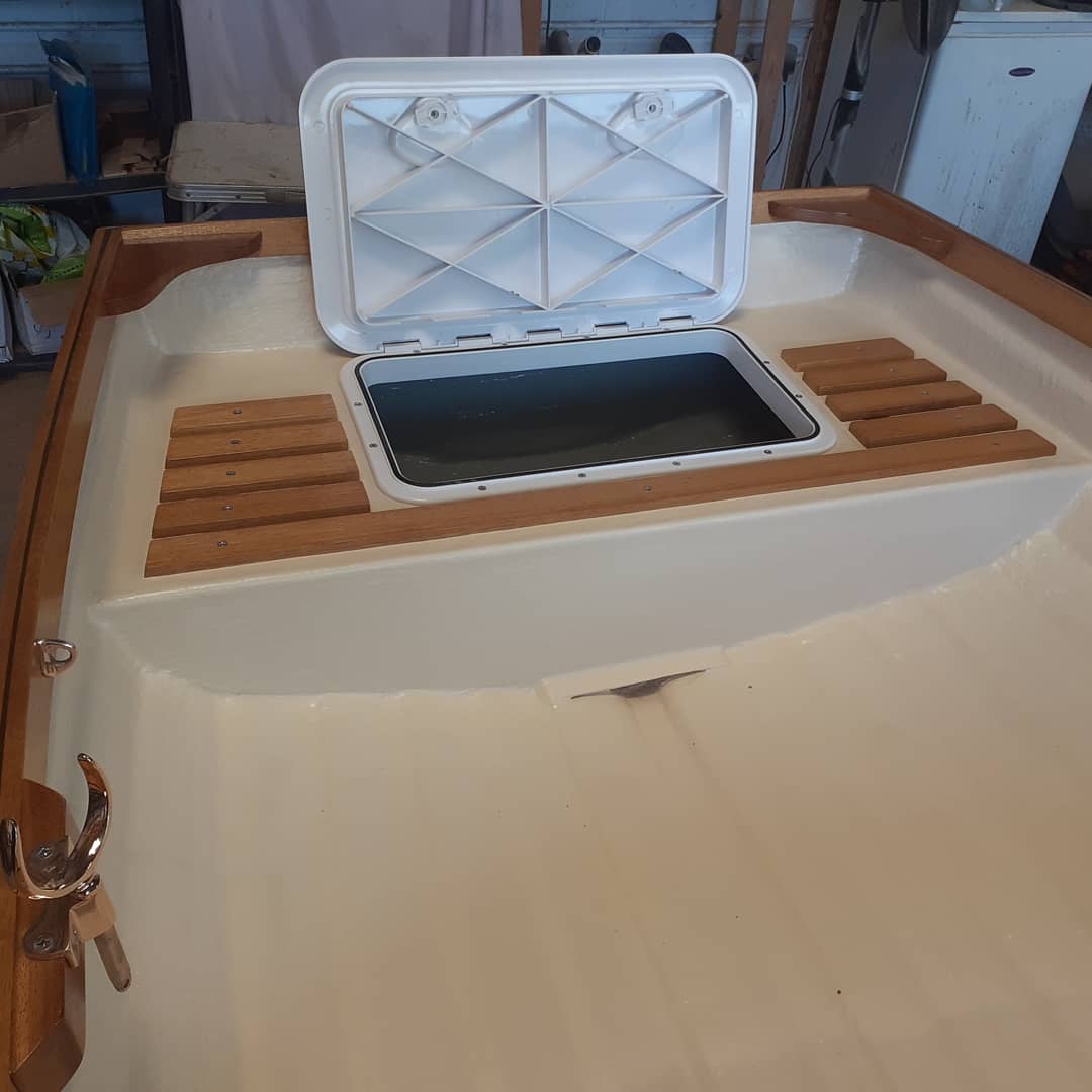 SedgemoorBoats's tweet photo. This SB290 Prestige was commissioned as the tender to her owners new Halberg-Rassy yacht.
Matching colours and brass fittings look stunning. #rowingboatbuilder #Halberg-Rassy #yachttender #Taunton https://t.co/QWaOno8ygI