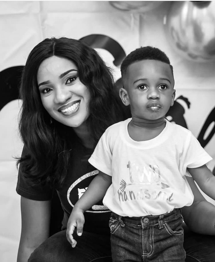 Temiloladaniels's tweet photo. Happy birthday Pastor Temmy!
Thank you for all you do Ma.
I celebrate your existence and I'll will never take you for granted.
I love you Ma. @clc_lagos
@clc_ogbomosho @clc_ilorin #Freedomplace
#Citizensoflightchurch https://t.co/l4AAuefebR