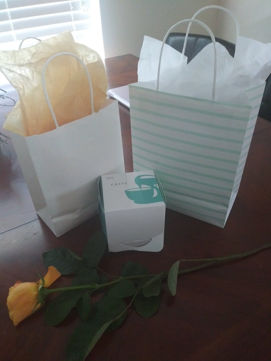ronreance911's tweet photo. Thank You Admin Team for Thinking about US! It's feels Goid to Be Appreciated @DanitraArredon1 @PetersenHISD @TeamHISD @SouthArea_HISD https://t.co/dSvHJTi47J