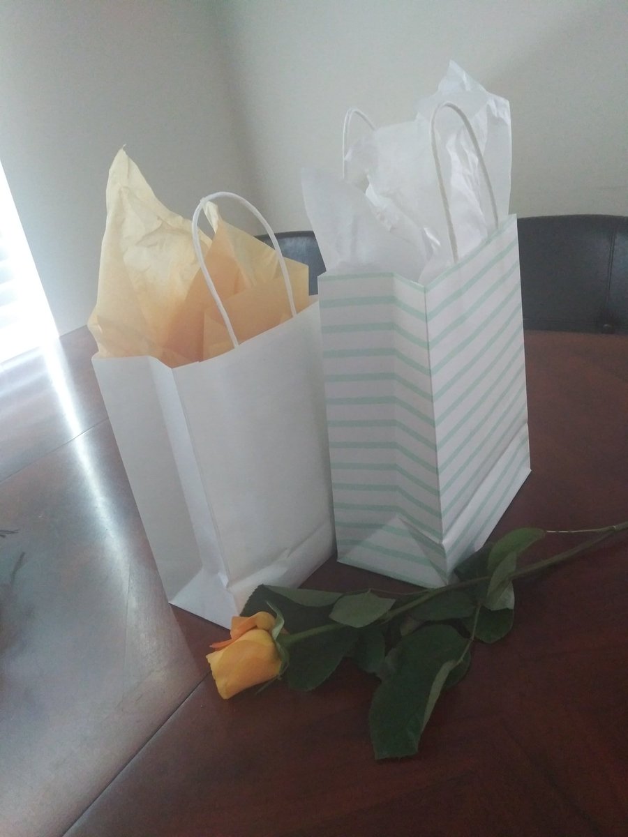 ronreance911's tweet photo. Thank You Admin Team for Thinking about US! It's feels Goid to Be Appreciated @DanitraArredon1 @PetersenHISD @TeamHISD @SouthArea_HISD https://t.co/dSvHJTi47J