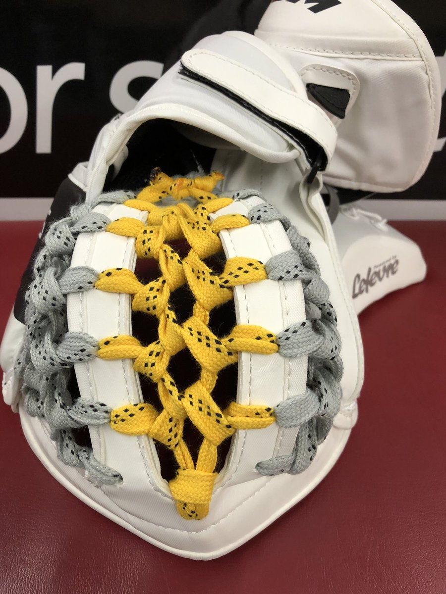 BdnSourceGOAL's tweet photo. Big beautiful Golden Knights themed custom pocket!   Marc Andre Would totally approve of this @CCMGoalie puck snagger!  #AllOut https://t.co/kL9UE7nyvj