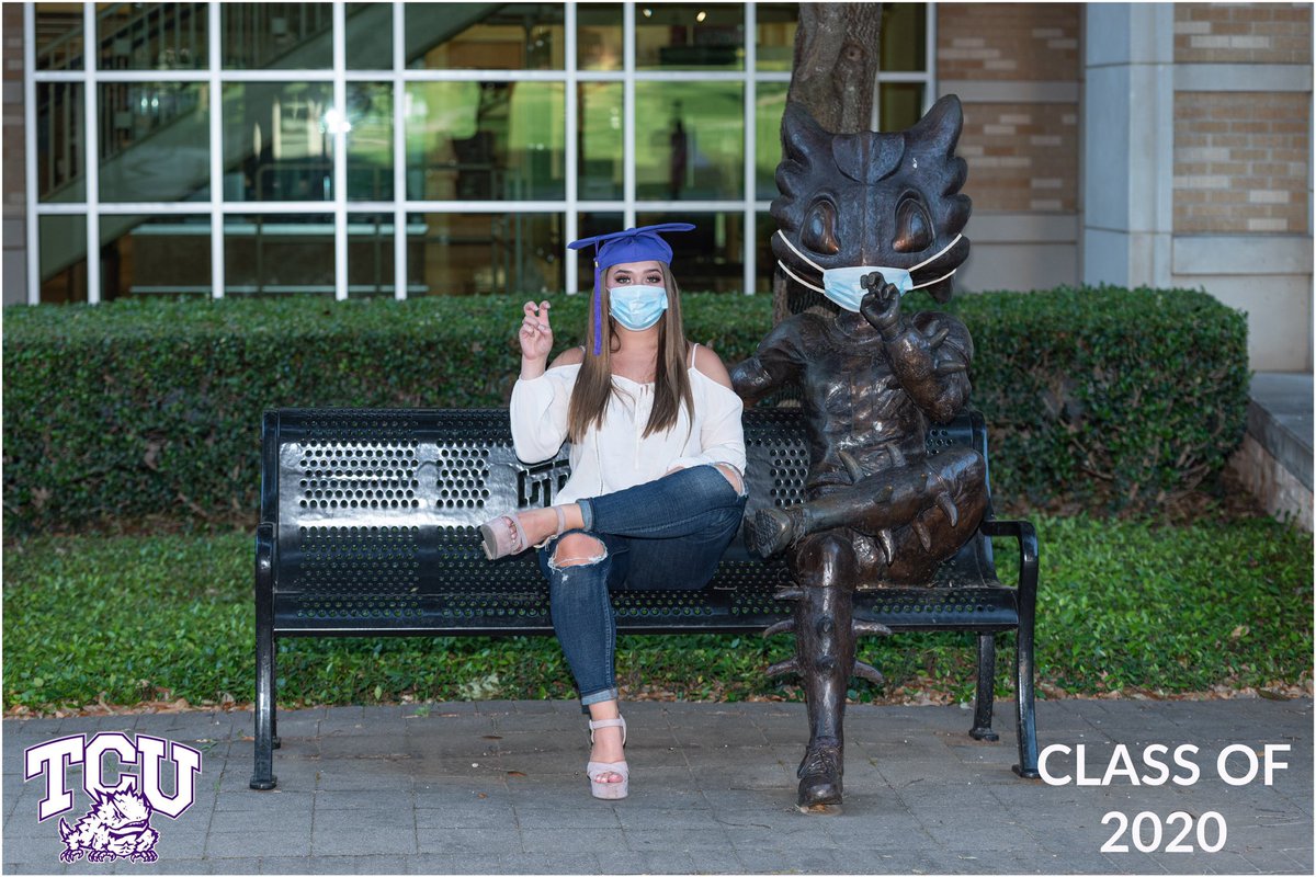 tristyncheyenn3's tweet photo. Graduated during a global pandemic ✅ #GoFrogs https://t.co/DeaAPRhhzA