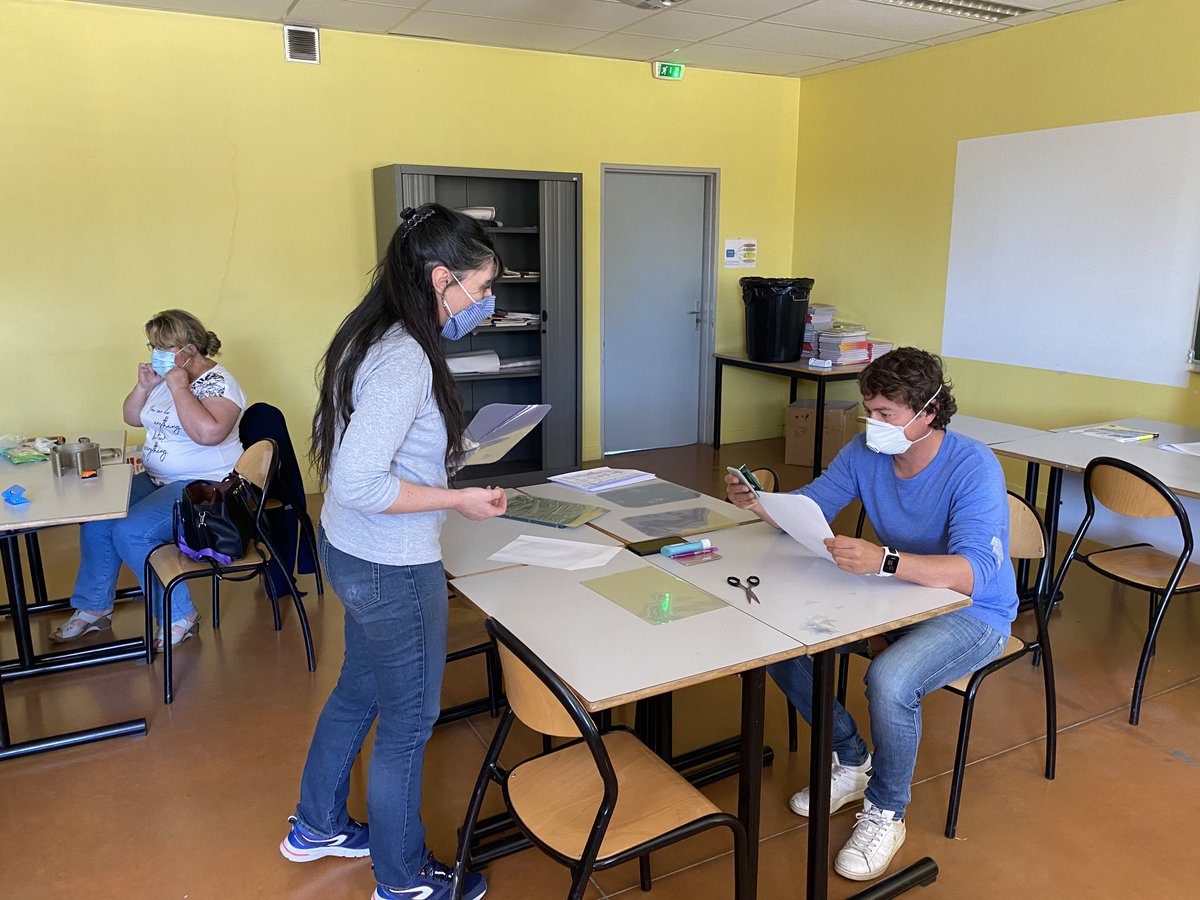 Les personnels du collège participent eux aussi à l'effort collectif. Grâce à nos deux imprimantes 3D, écoles de secteur, EHPAD, CIQ et commerçants de Château Gombert et de La Croix Rouge pourront bénéficier des 300 visières déjà réalisées #COVID19 #Marseille