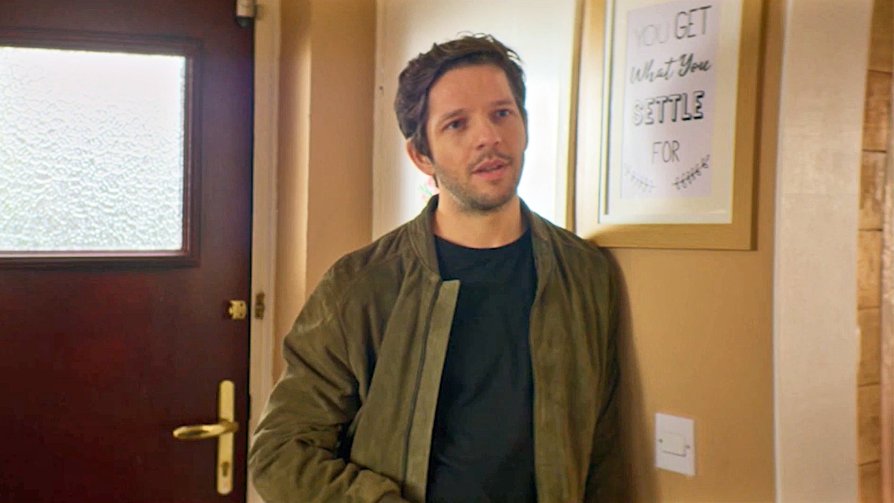 DMolonyForum's tweet photo. Damien is back as Dylan in #Brassic series 2!
Watch 10pm on Sky One & binge all eps @skytv & @NOWTV! πΊπππ¦π€£
#Brassic2 #BrassicIsBack #LetTheBingeBegin #DamienMolony #Joegilgin #MichelleKeegan https://t.co/kwPxQmzPWH