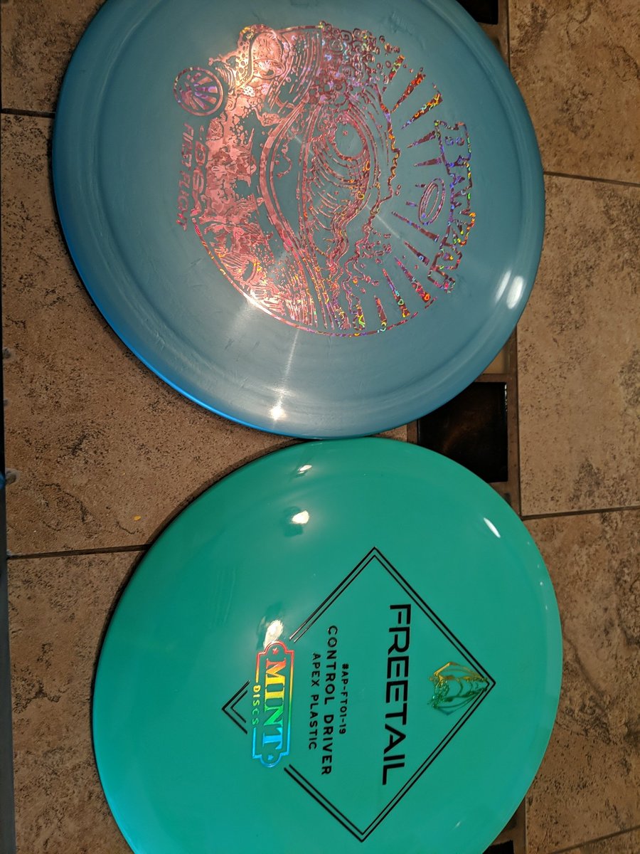 BryceCook24's tweet photo. @OTBdiscs Just got my first shipment from you guys. Looks great and can't wait to rip these bad boys! Shout out to @TheDiscPod for the promo code! #ThrowStuffAtStuff https://t.co/raAMe4dM9I