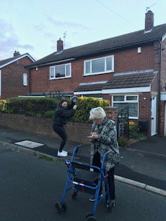 sayinghello2's tweet photo. Lovely to see all ages joining in for #ClapForCarers The elderly have cared for us, its time to care for them 🥰 https://t.co/HuwmSyibLZ