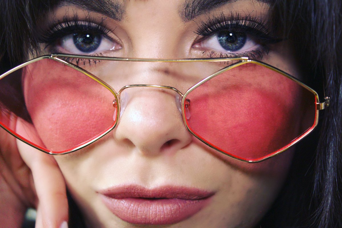 AimeeSteven's tweet photo. 💓...well hello there. Don’t forget to pre-save my new single below! It comes out next Friday. 💓

https://t.co/99OPhyhZy1 https://t.co/bV0mRHHZ22
