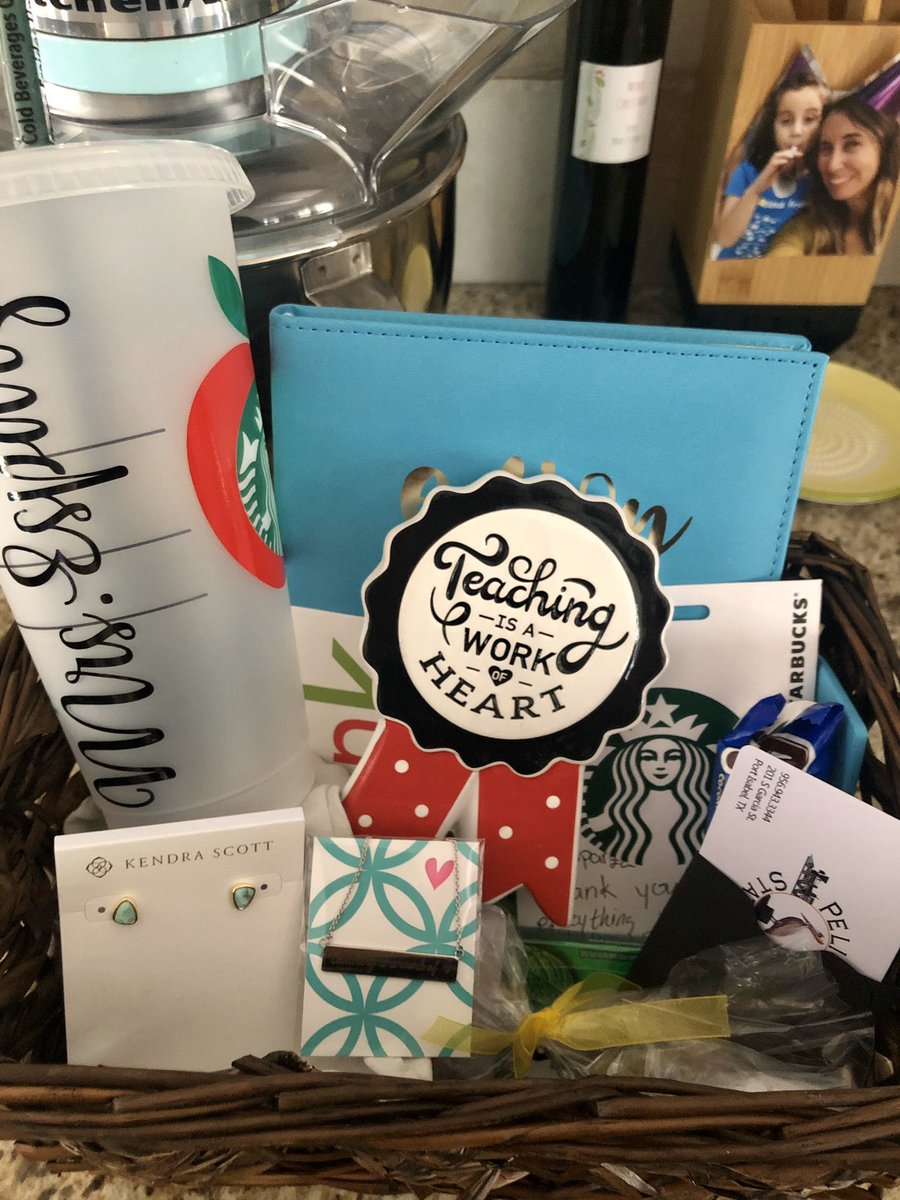 cesparza78's tweet photo. A few of my wonderful #TeacherAppreciationWeek  gifts I received today.  Thank you @GarrigaElem office and student council for the fishing shirt.  @PointIsabelISD https://t.co/h1hJCaHPQb
