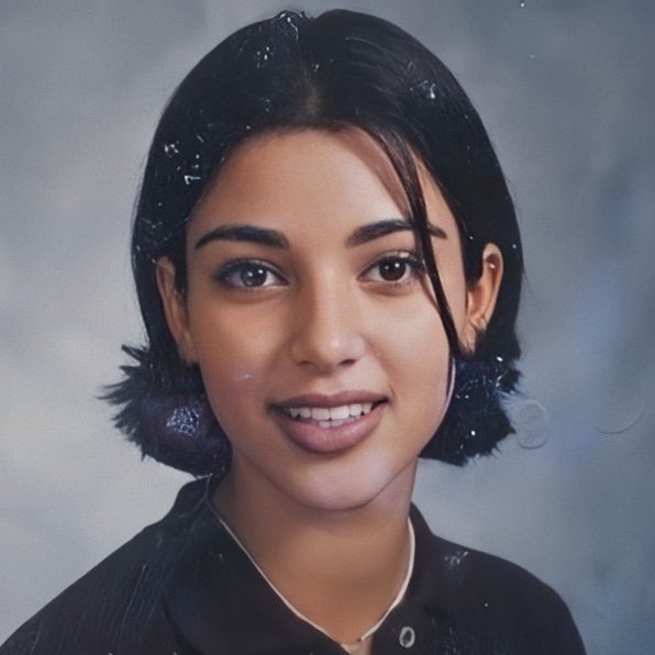 celebyrbookpics's tweet photo. Kim Kardashian, yearbook photo. https://t.co/Z2gTzKQ02S