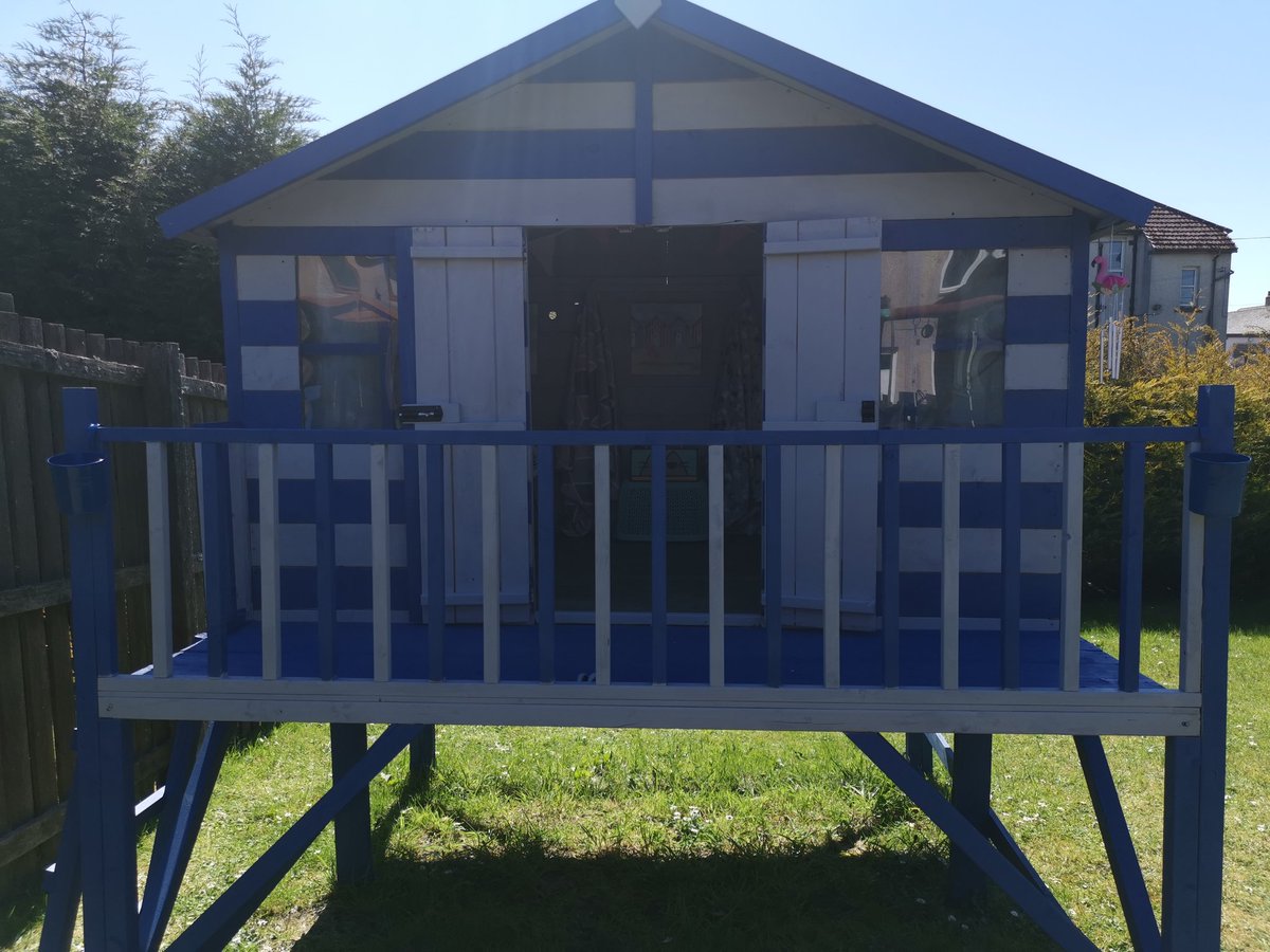 ggailmcc's tweet photo. @absoluteradio @bushontheradio @RichieFirth Revamped my girls playhouse after it sat doing nothing for 4 years. Very proud of our lockdown work 😁. https://t.co/Xv55vzaA3C
