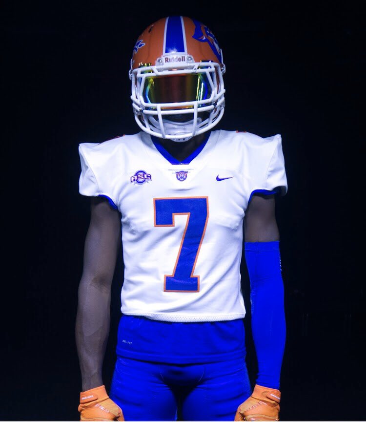 RhettWolfe7's tweet photo. Beyond BLESSED to have received my first offer from Louisiana College @NathanFrameLC @RecruitLouisian @CoachMikeJanis @BootleggersNS https://t.co/aKRjmQoFbI