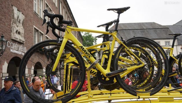 Cyclingnewsfeed's tweet photo. Tour de France supplier Mavic placed in receivership: French unions demand accountability from Salomon and Amer Sports in 2018 sale
https://t.co/7c4rGlNauq https://t.co/9twvX0VVmh