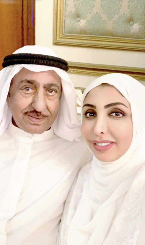 LadyVelvet_HFQ's tweet image. My father Sheikh Dr Faisal Al Qassemi and I ♥️
Ramadan Kareem 
والدي الشيخ الدكتور فيصل القاسمي و أنا و رمضانكم كريم بإذن الله ♥️