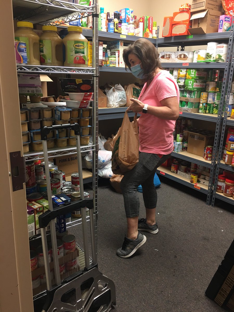 CathCharDoR's tweet photo. At our #Greenville office, #volunteers help sort and pack #food for our Tuesday food pantry distribution. We are thankful for our amazing volunteers across our region, they make it happen! #COVID19 #ProvidingHelpCreatingHope @RaleighDiocese https://t.co/HLC6P5Tjrn