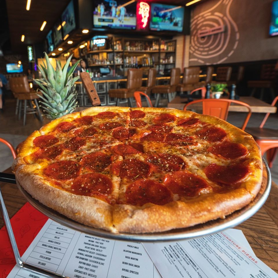 theshackslice's tweet photo. Satisfy those cravings with an American classic! π
https://t.co/X5ELZgpljL
(915) 603-4040
.
.
#shackslice #pizza #elpaso #elpasoeats #foodiesofelpaso #buffalochickenpizza #pastorpizza #curbsidepickup #elpaso411 #eatlocalep https://t.co/DwVwuZLWQN