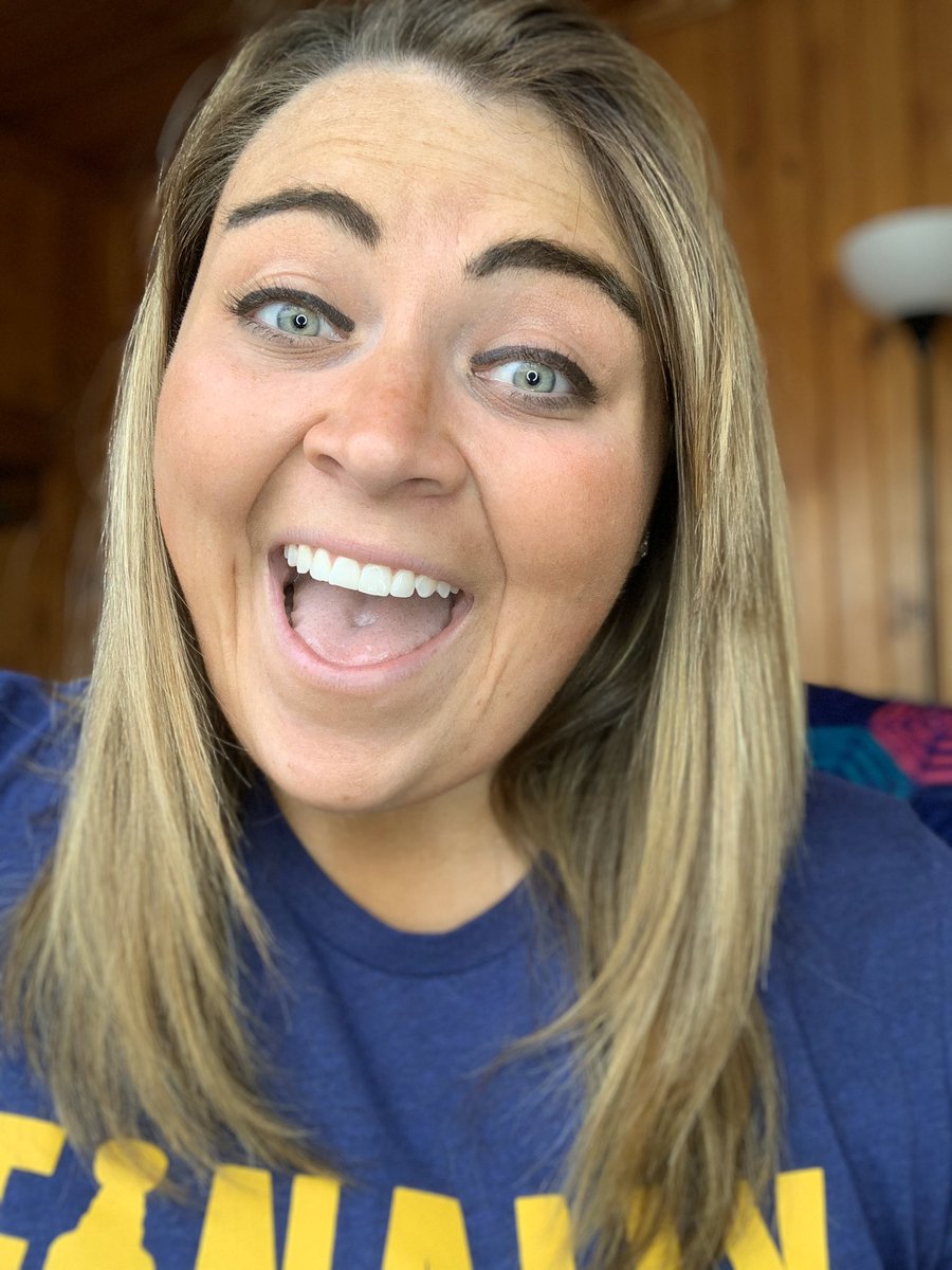 alexislrogers19's tweet photo. Youβve seen it here folks....#ringlightmagic π https://t.co/ThsJPMPyuE