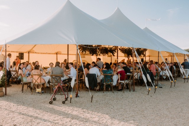 BaytexNZ's tweet photo. Our Hampton is elegant and provides an unforgettable atmosphere with its clean roof lines and stunning design. Loving this setup by Mansfield Party Hire https://t.co/7ZjQ7f96lh