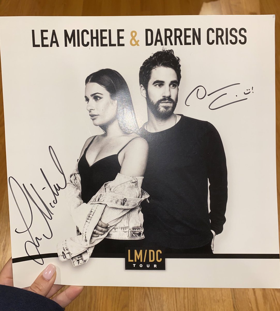 tpwkcriss's tweet photo. ✨LMDC GIVEAWAY✨

autographed lmdc poster, tote bag, &amp; pin set! 

must be following me!
&amp;
like &amp; retweet to enter!

i’ll pick a winner in maybe a week! 🖤 https://t.co/md4BIe9kK2