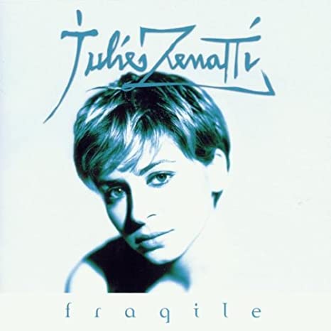 JulieZbyDE's tweet photo. #Lesamis Aujourd'hui un petit #sondage spécial #Albums :)
Mais on corse un peu les choses ^^
Parmi ces 4 albums de la belle @juliezenattioff lequel préférez vous ? 🎶💿
#Fragile #DansLesYeuxDUnAutre #CommeVous #Blanc
#JulieZenatti #RestezChezVous #Music https://t.co/vVopjC95vK